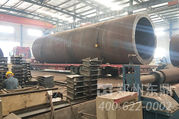 山西朔州煤泥烘干機設備裝車發貨現場